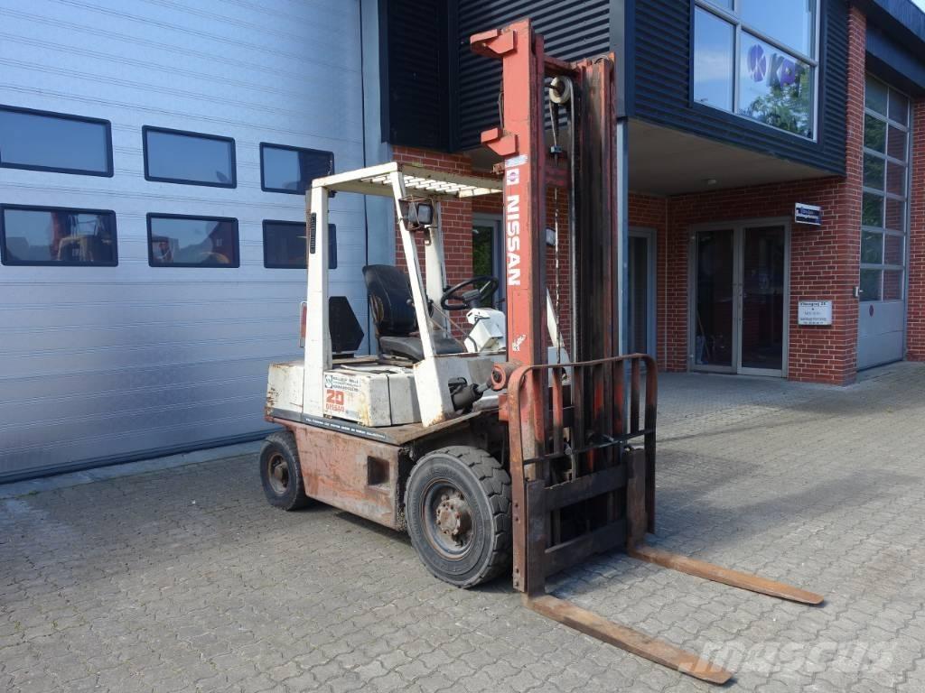 Nissan EH 02 A 20U Chariots diesel