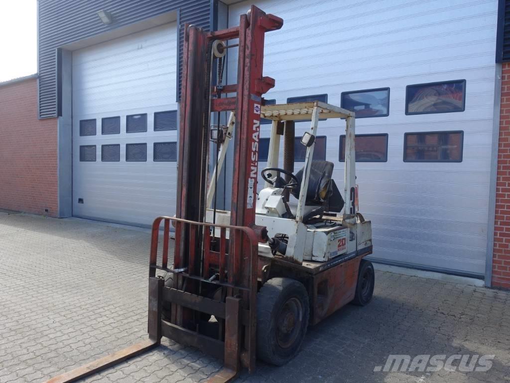 Nissan EH 02 A 20U Chariots diesel