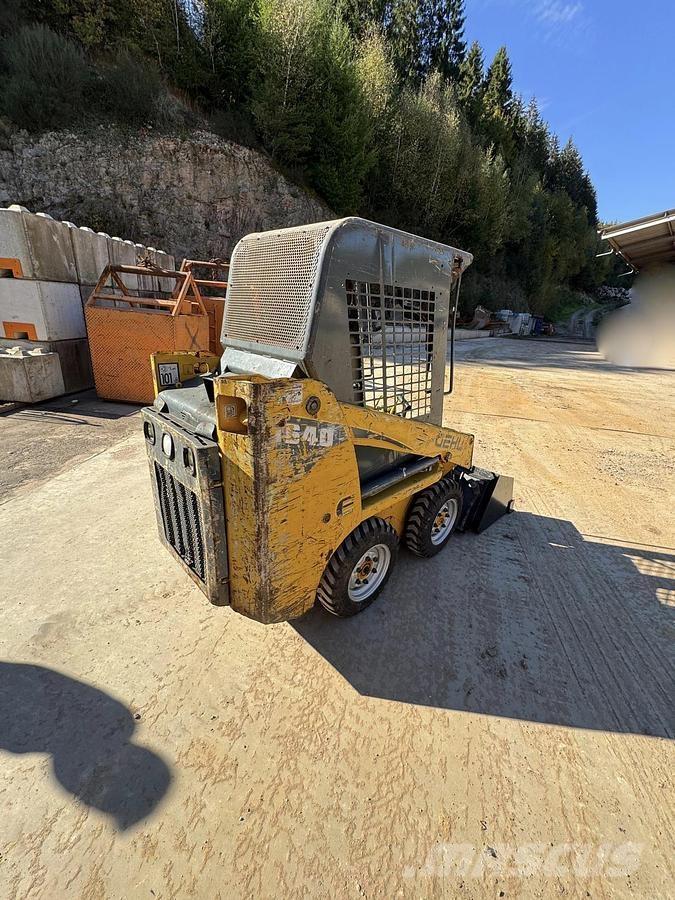 Gehl 1640 Débusqueur