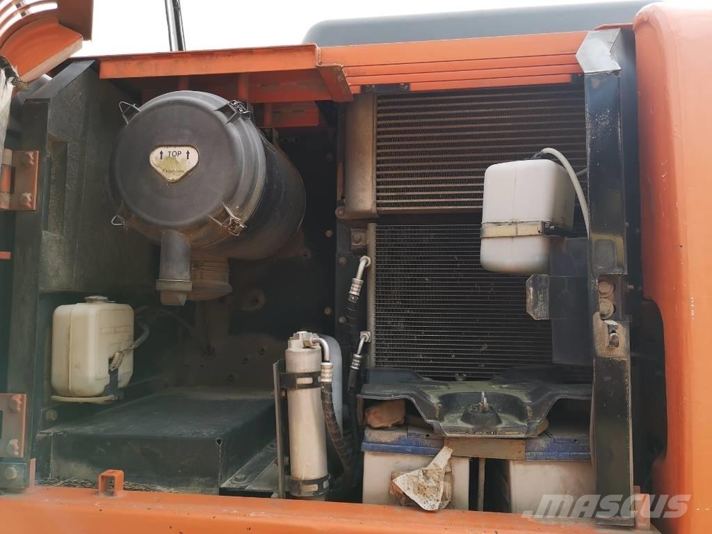 Hitachi ZX 130 W Pelle sur pneus