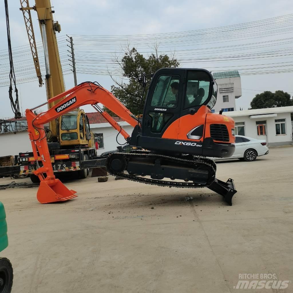 Doosan DX 60 Pelle sur chenilles
