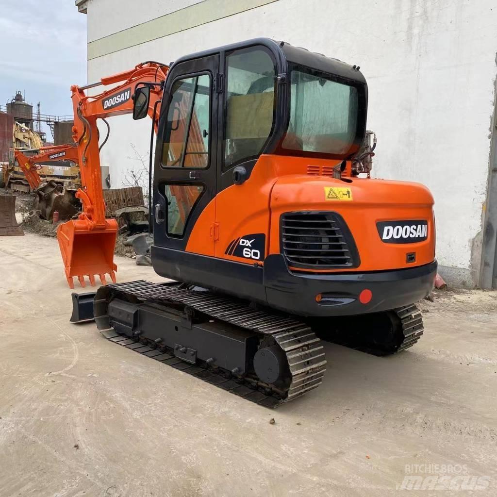 Doosan DX 60 Pelle sur chenilles