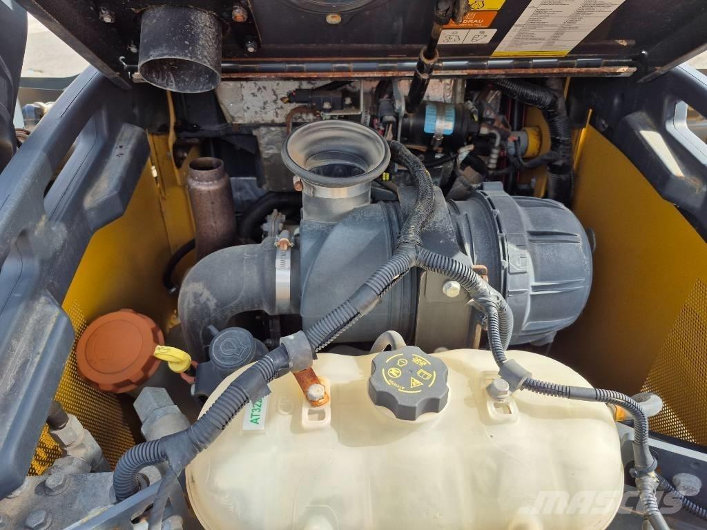 John Deere 320G Chargeuse compacte