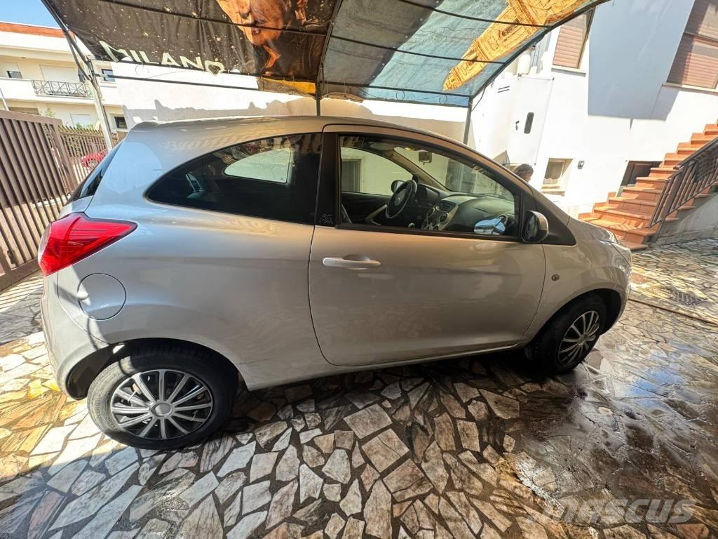 Ford ka Voiture