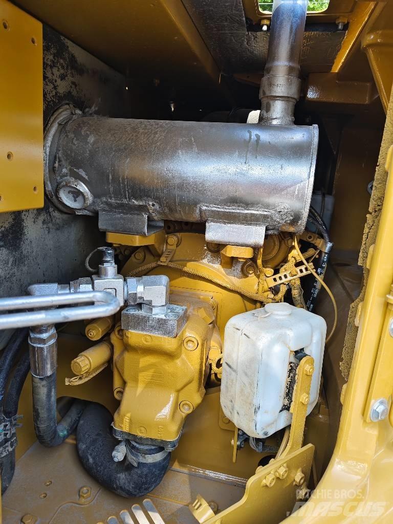 CAT 310 Pelle sur chenilles