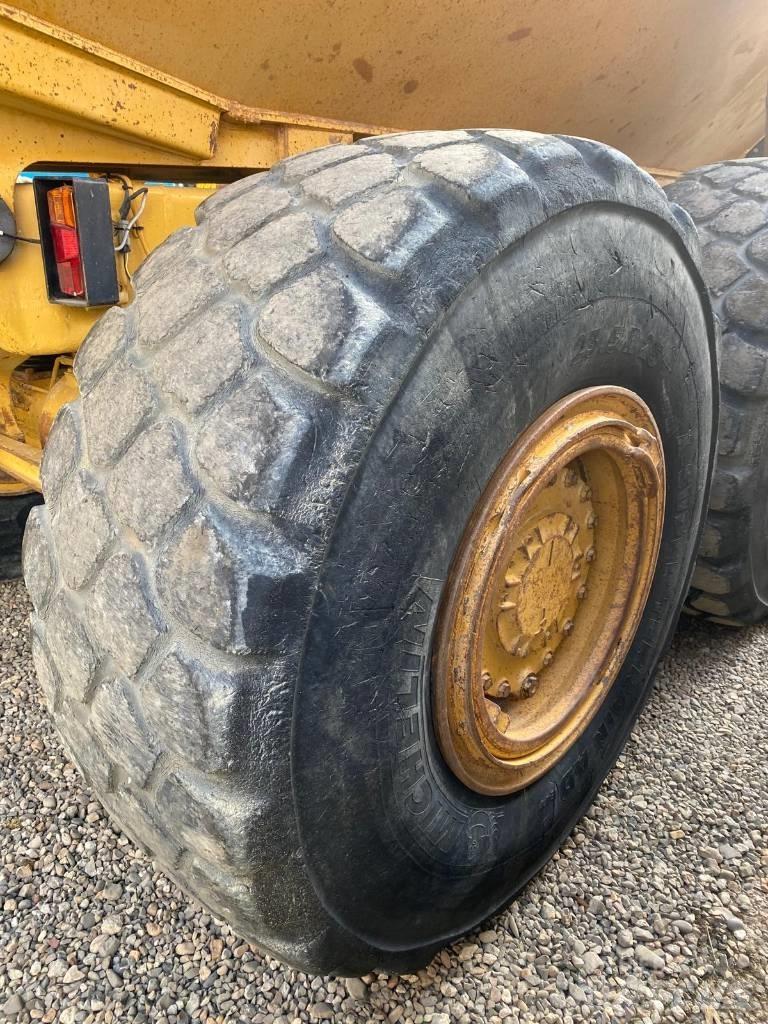CAT 725 Tombereau articulé