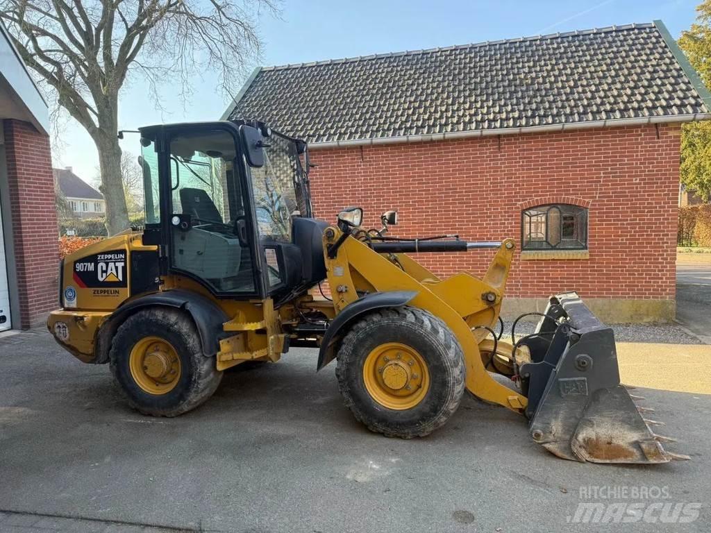 CAT 907M Chargeuse sur pneus