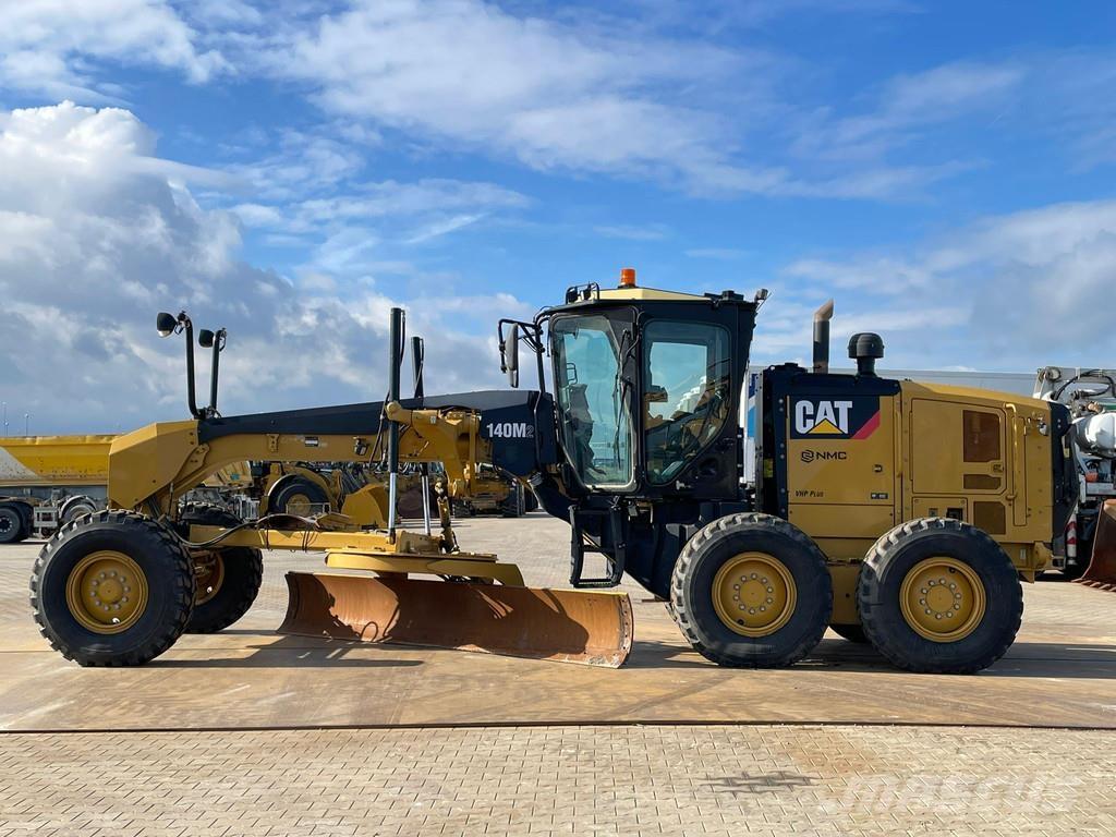 CAT 140M2 Niveleuse