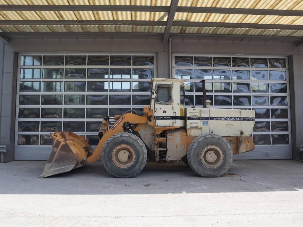 International 530 A Chargeuse sur pneus