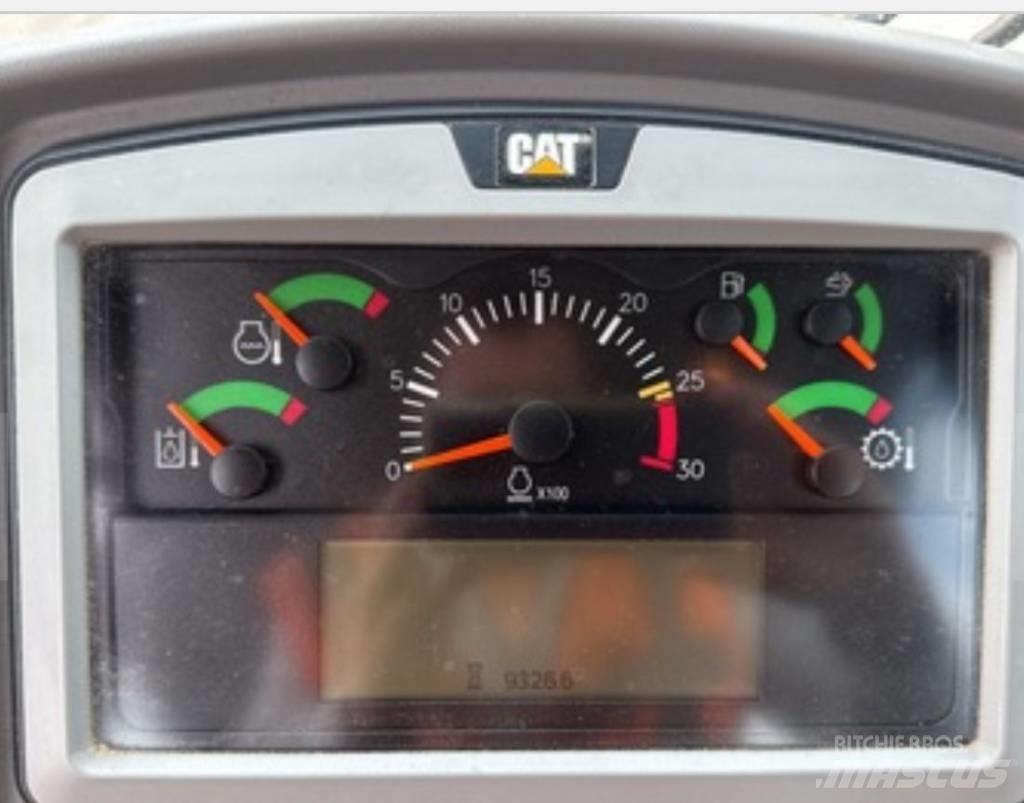 CAT 966 M Chargeuse sur pneus