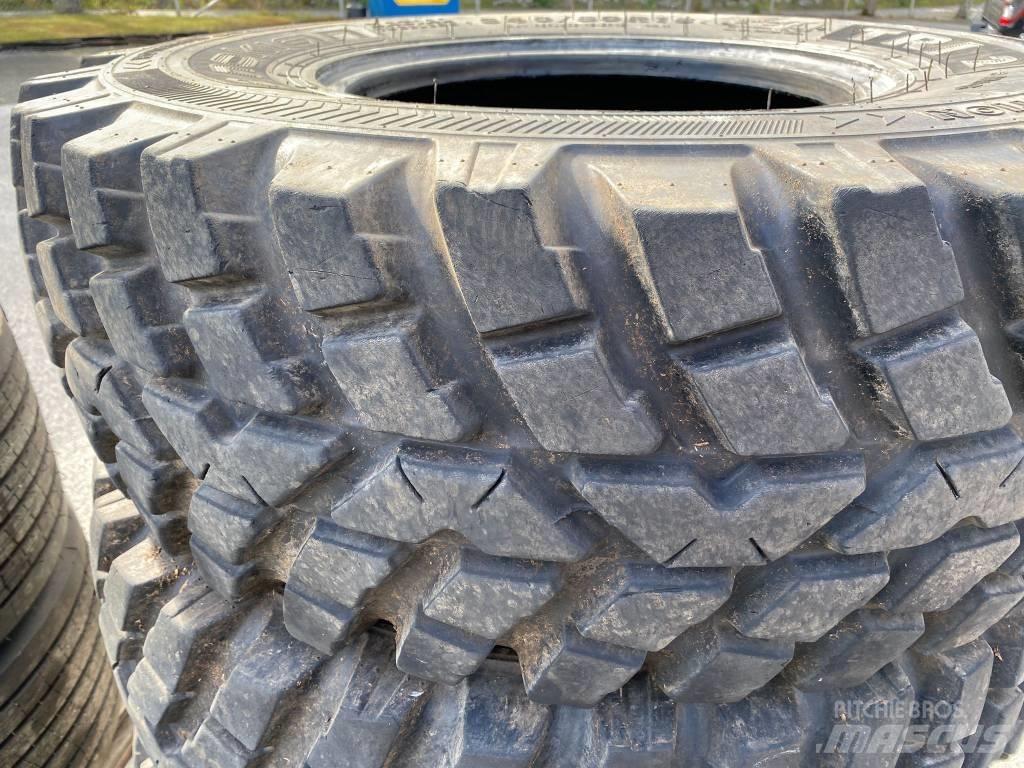 Nokian TRI2 Pneus, roues et jantes