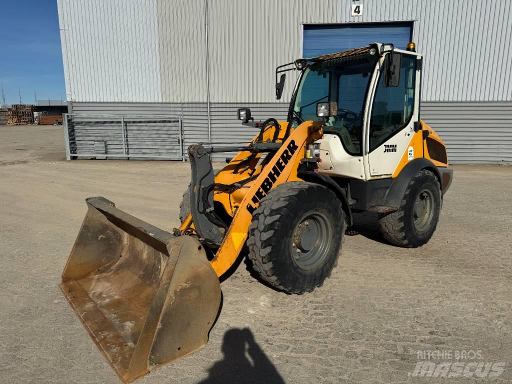 Liebherr L 506 Chargeuse sur pneus
