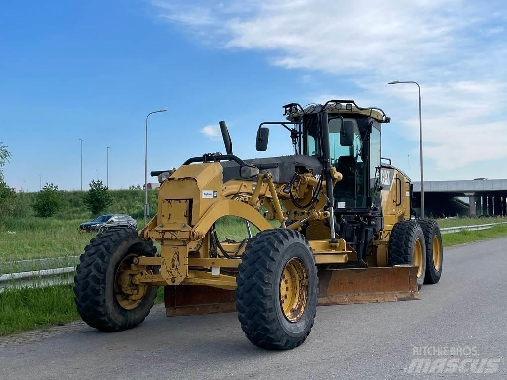 CAT 12M Niveleuse