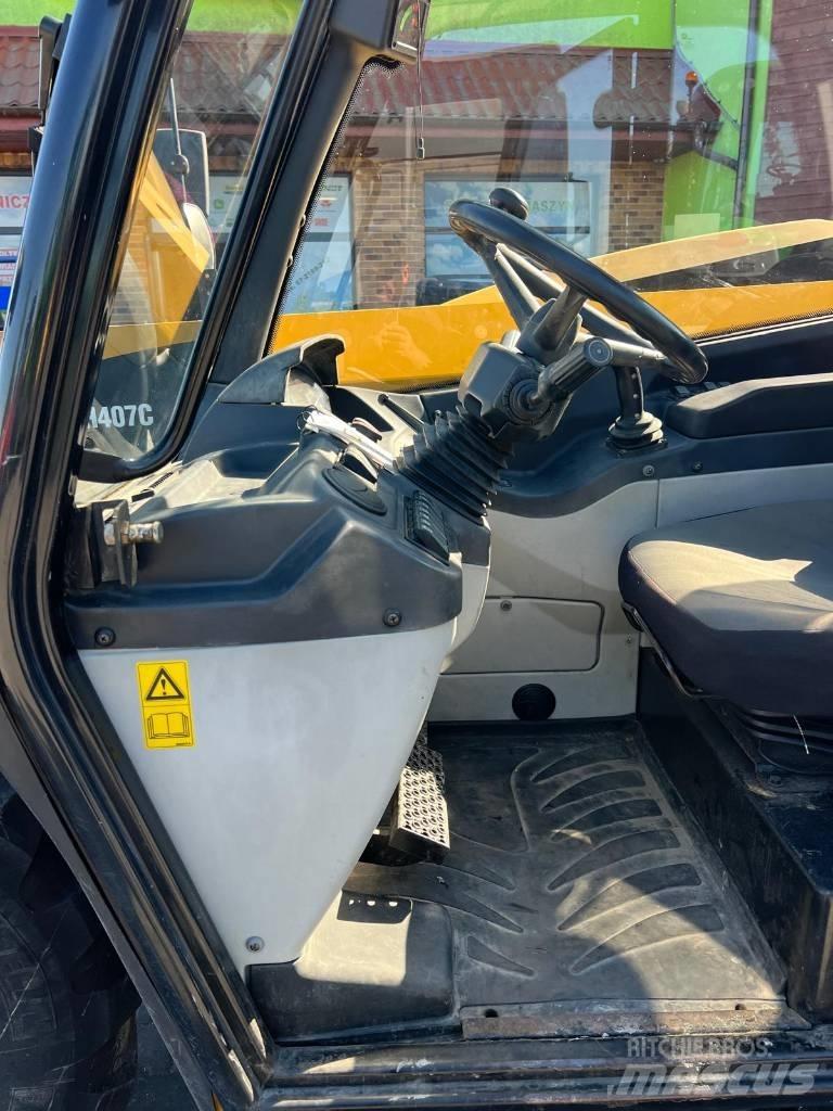 CAT TH 407 C Chariot télescopique