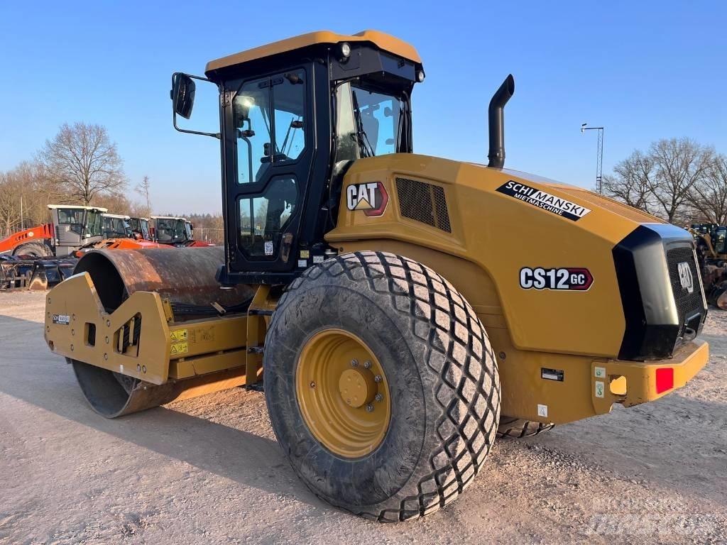 CAT CS12 GC Compacteur de sol