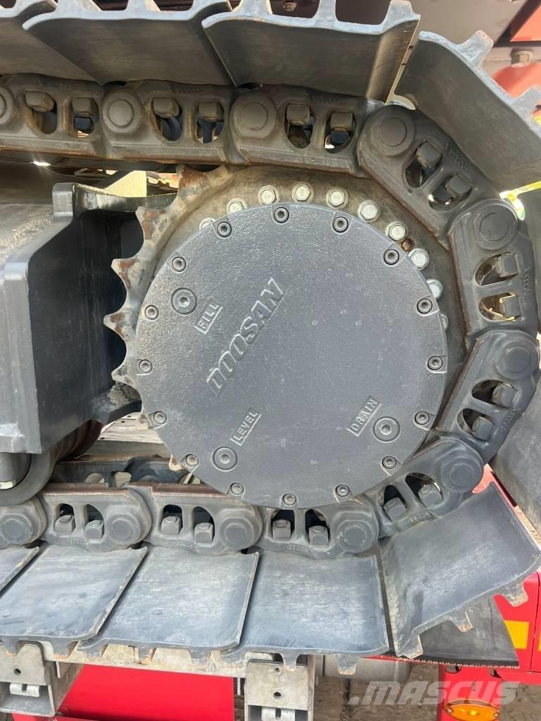 Develon DX270HD-10 Pelle sur chenilles