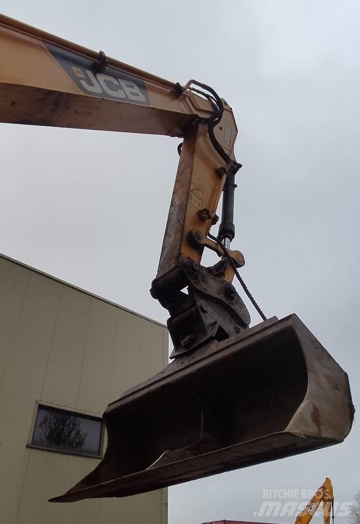 JCB JS 220 LC Pelle sur chenilles