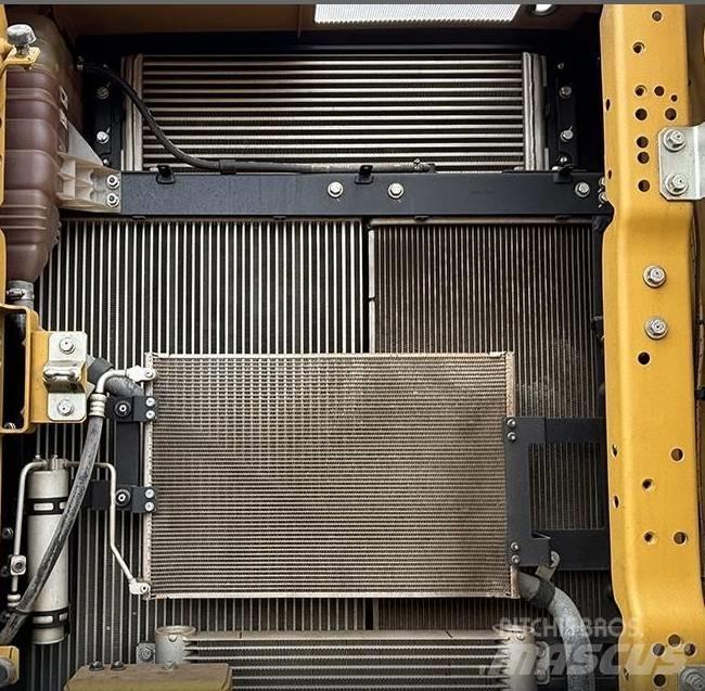 CAT 323GC Pelle sur chenilles