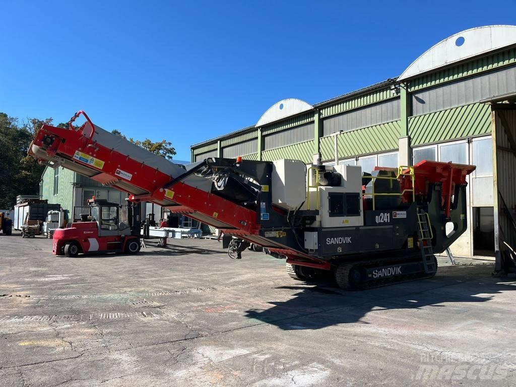 Sandvik QJ 241 Concasseur mobile