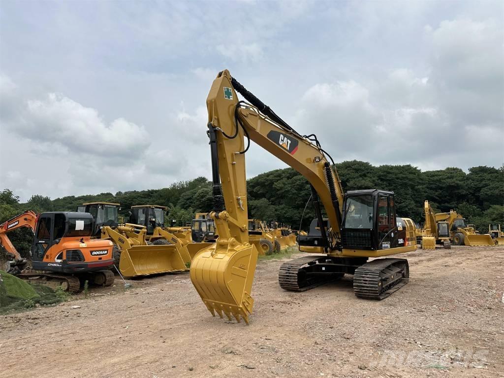 CAT 320D2L Pelle sur chenilles