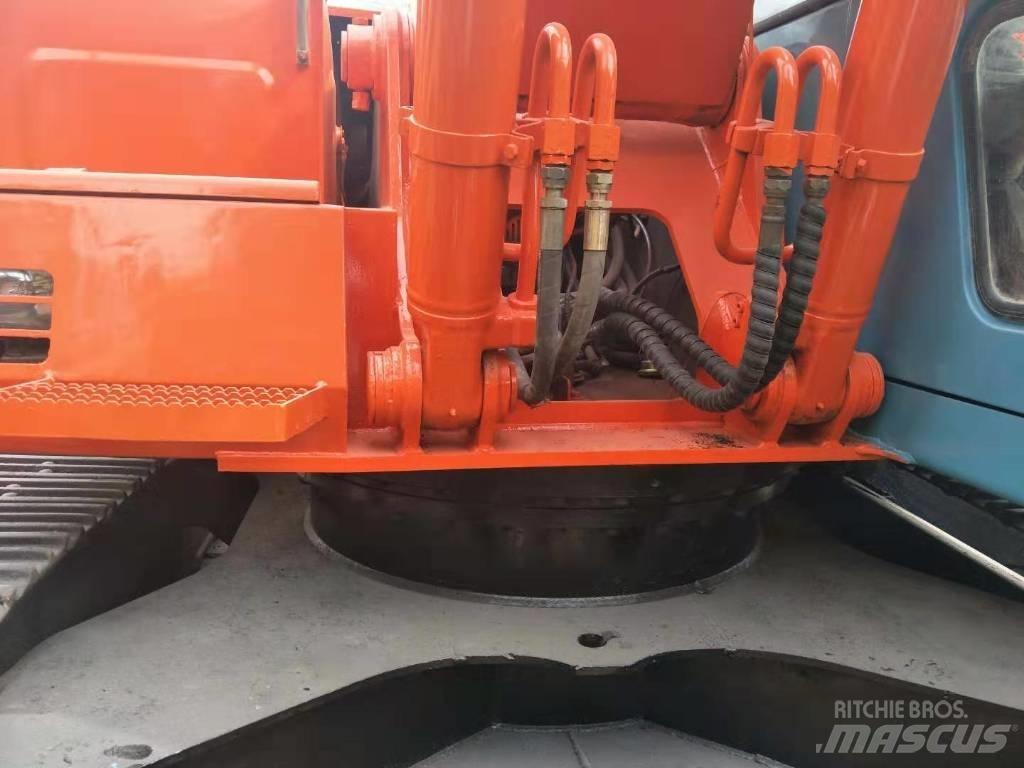 Hitachi EX 200-3 Pelle sur chenilles