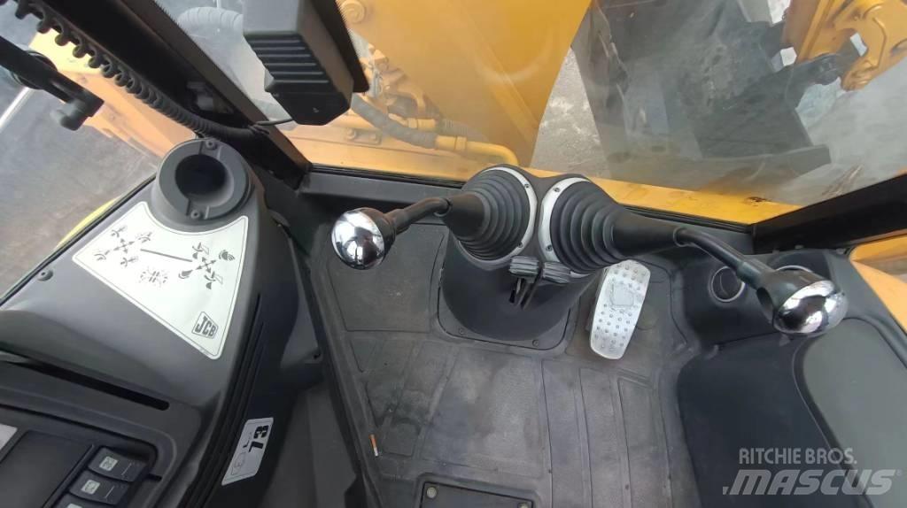 JCB 3 CX Chargeuse sur pneus
