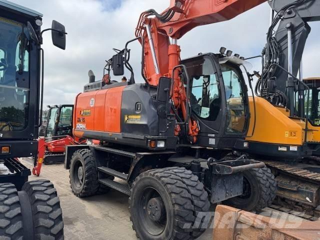 Hitachi ZX 170 W Pelle sur pneus
