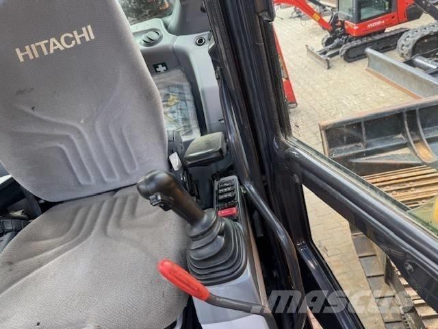 Hitachi ZX 170 W Pelle sur pneus