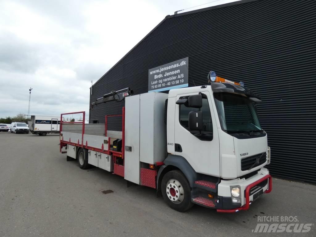 Volvo FL 240 Camion plateau ridelle avec grue