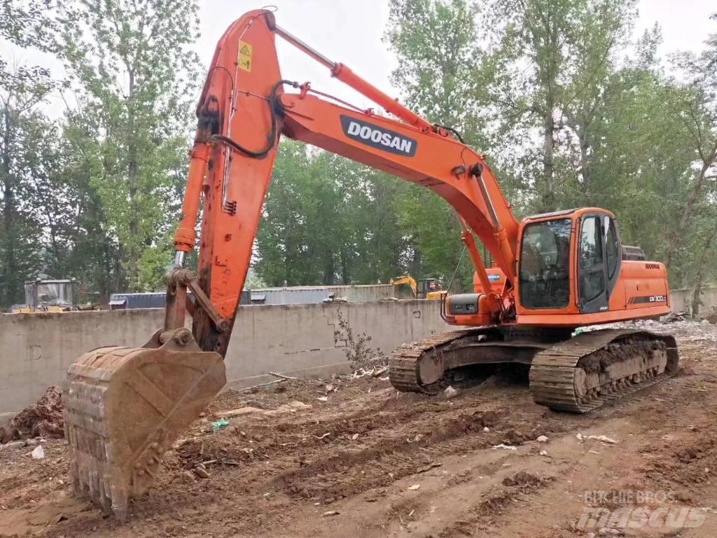 Doosan DX 300 LC Pelle sur chenilles