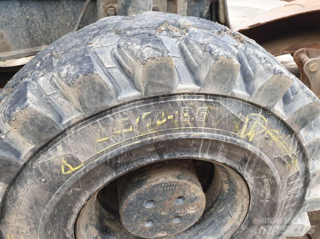 Komatsu PW180-7 Pelle sur pneus