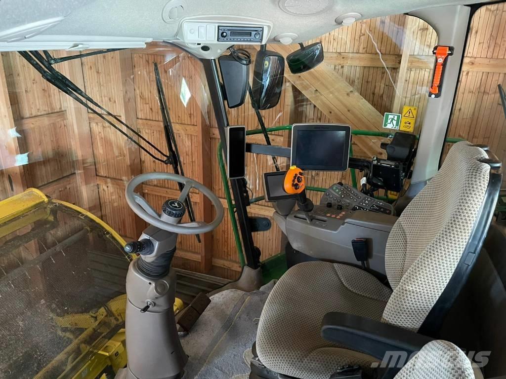 John Deere 8300 Ensileuse automotrice