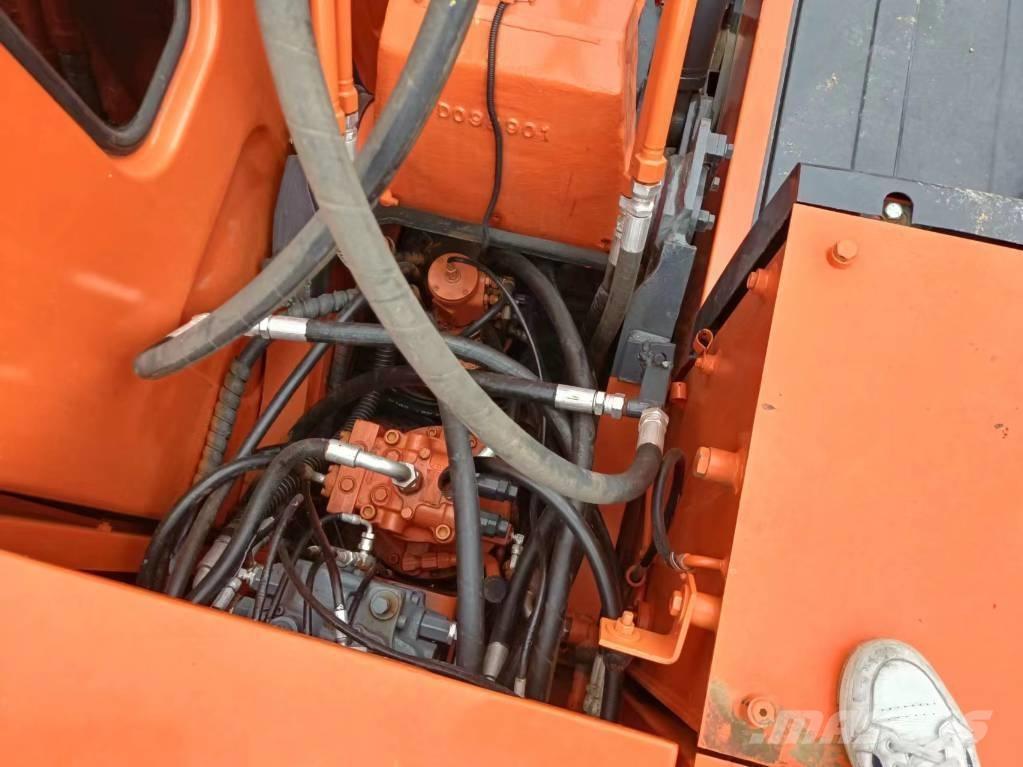 Doosan 150 W Pelle sur pneus