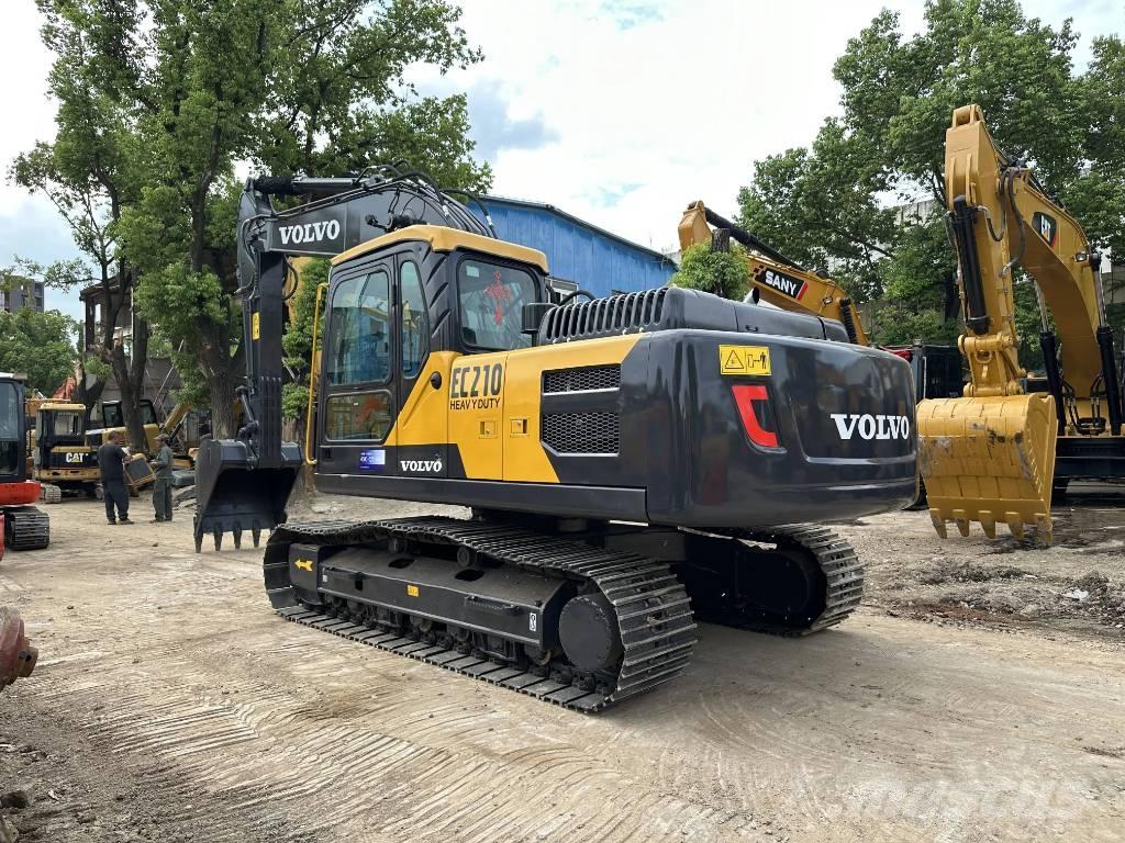 Volvo EC210D Pelle sur chenilles