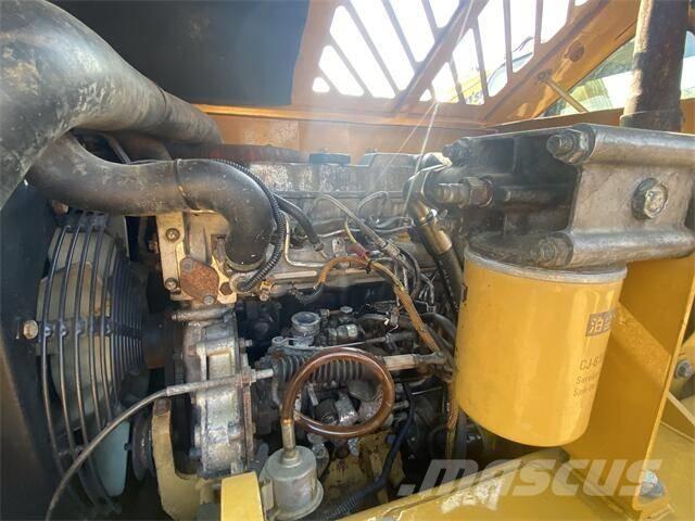 CAT 307D Pelle sur chenilles