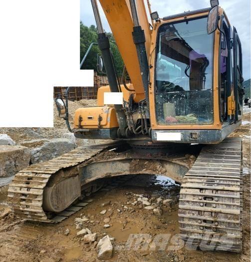 Hyundai Robex 220 LC Pelle sur chenilles
