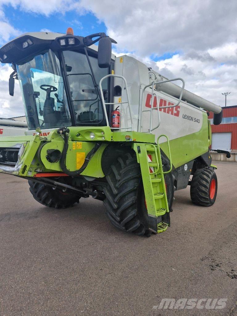 CLAAS Lexion 540 Moissonneuse batteuse