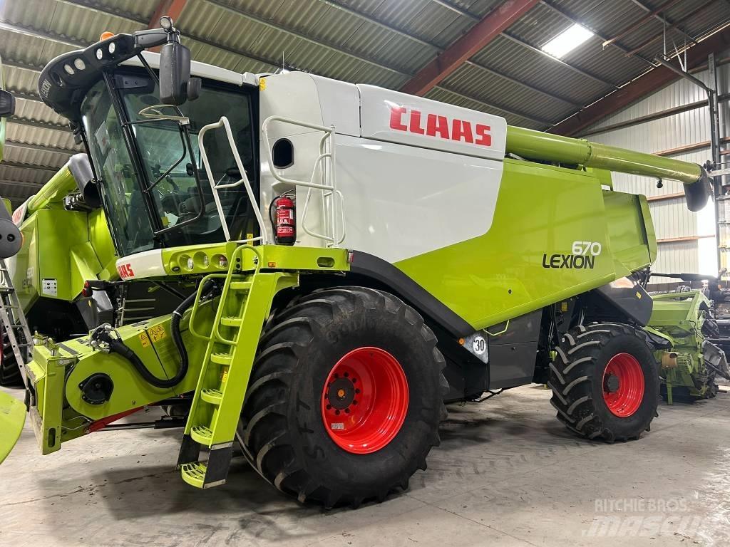 CLAAS Lexion 670 Moissonneuse batteuse