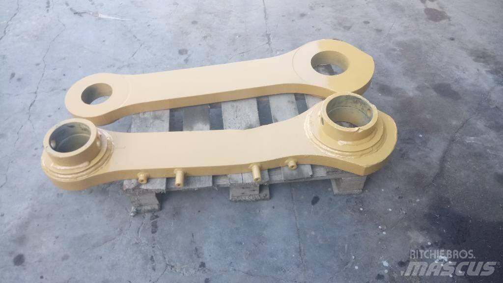 CAT 245 Bras et Godet