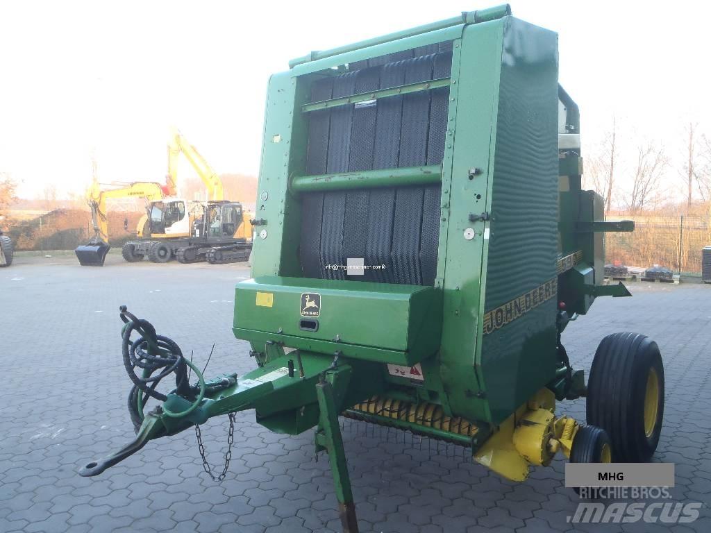 John Deere 590 Presse à balle ronde