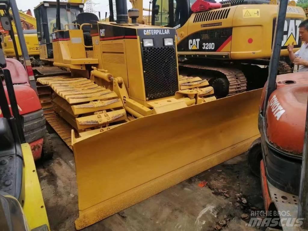 CAT D 4 C Bouteurs sur chenilles