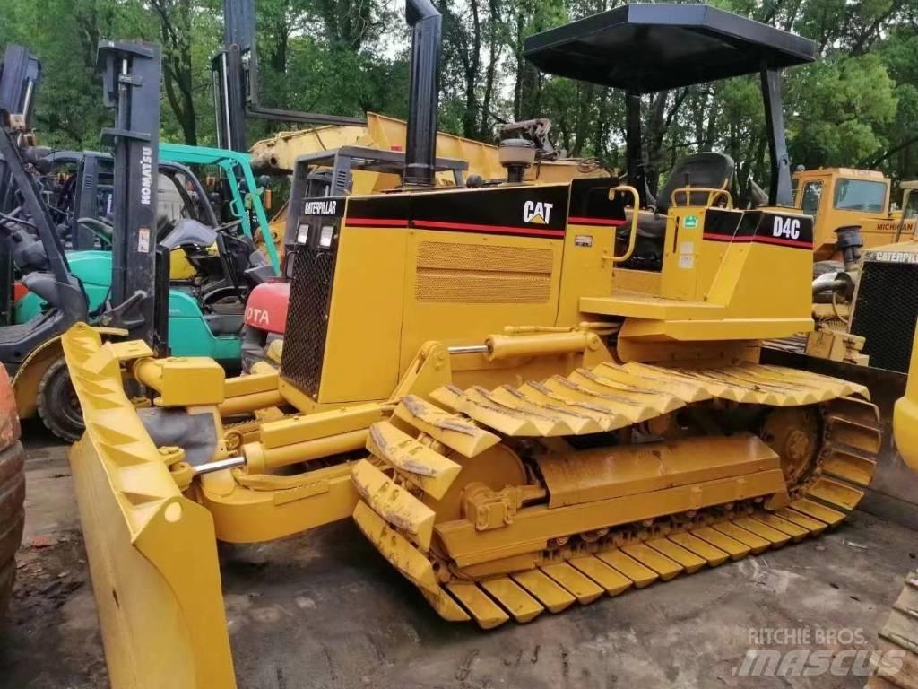 CAT D 4 C Bouteurs sur chenilles