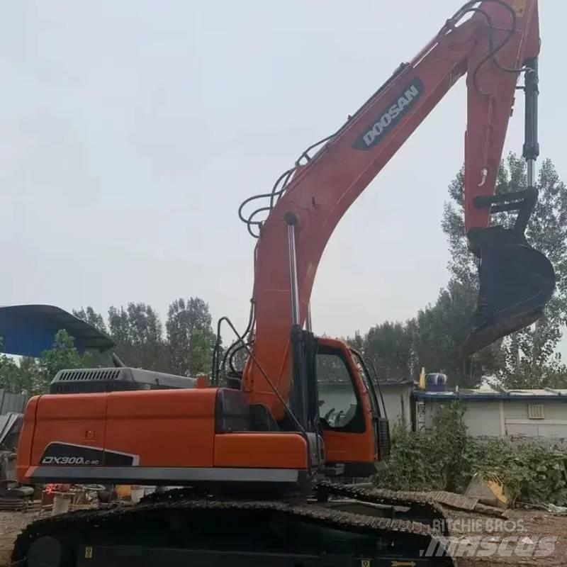 Doosan DX 300 Pelle sur chenilles