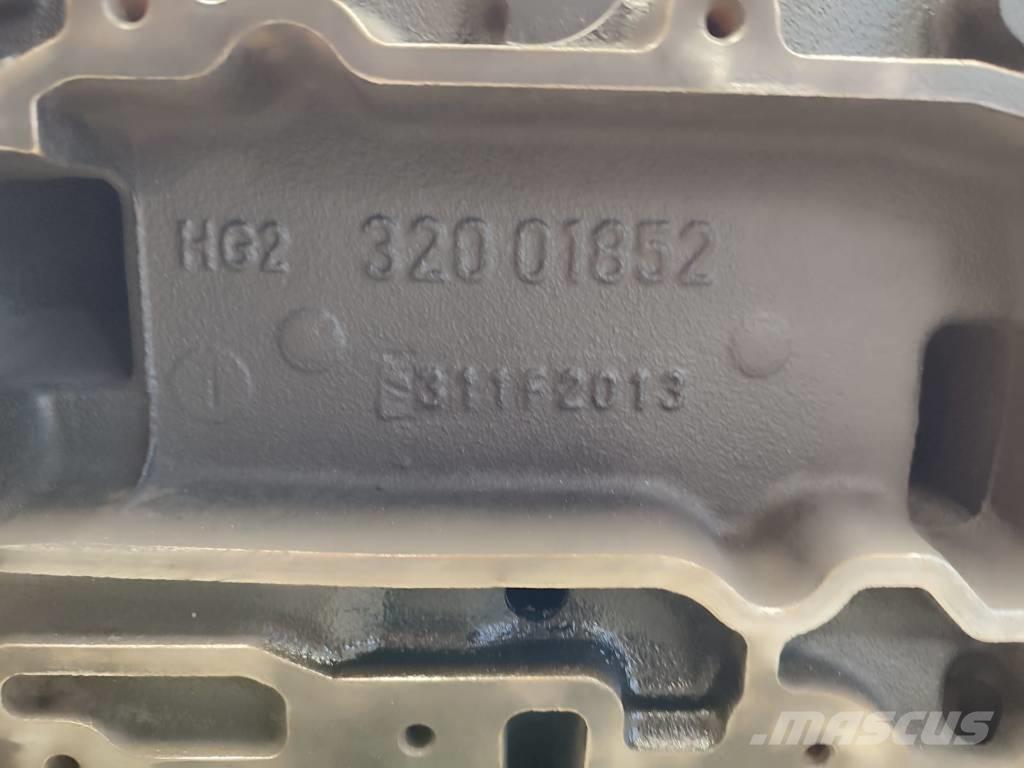 JCB 3CX engine post Moteur