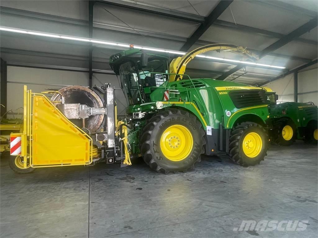 John Deere 8200i Ensileuse automotrice