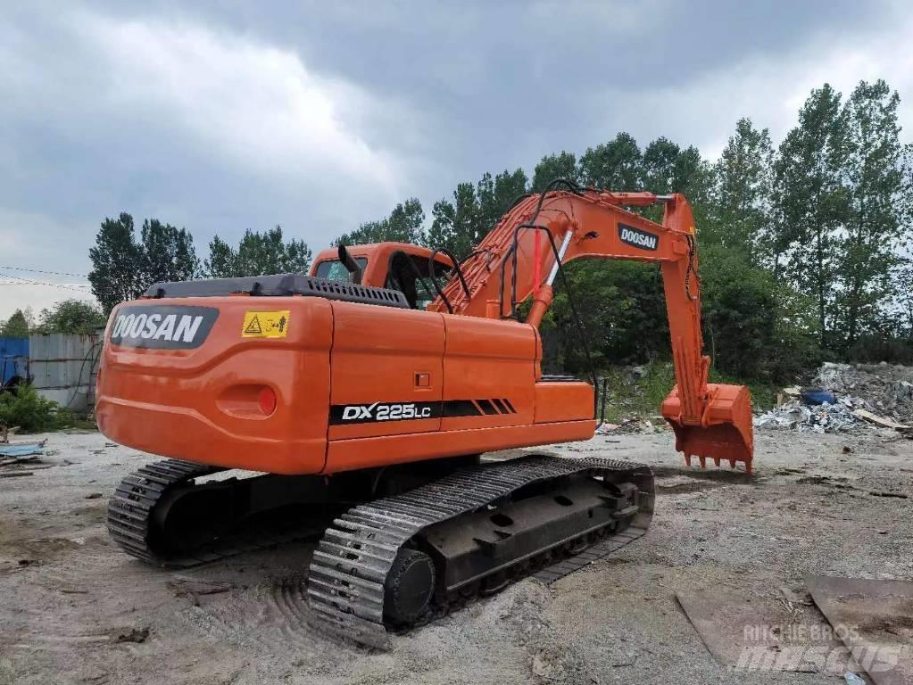 Doosan DX 225 LC Pelle sur chenilles