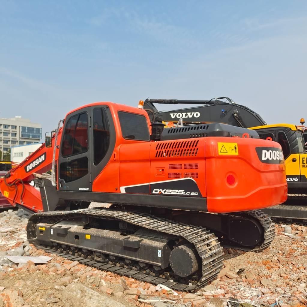 Doosan DX225LC-9C Pelle sur chenilles