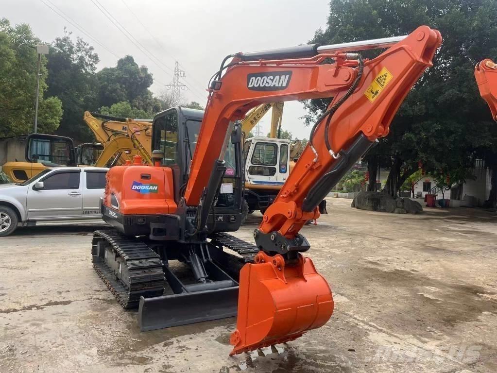 Doosan DX55-9C Mini pelle < 7t