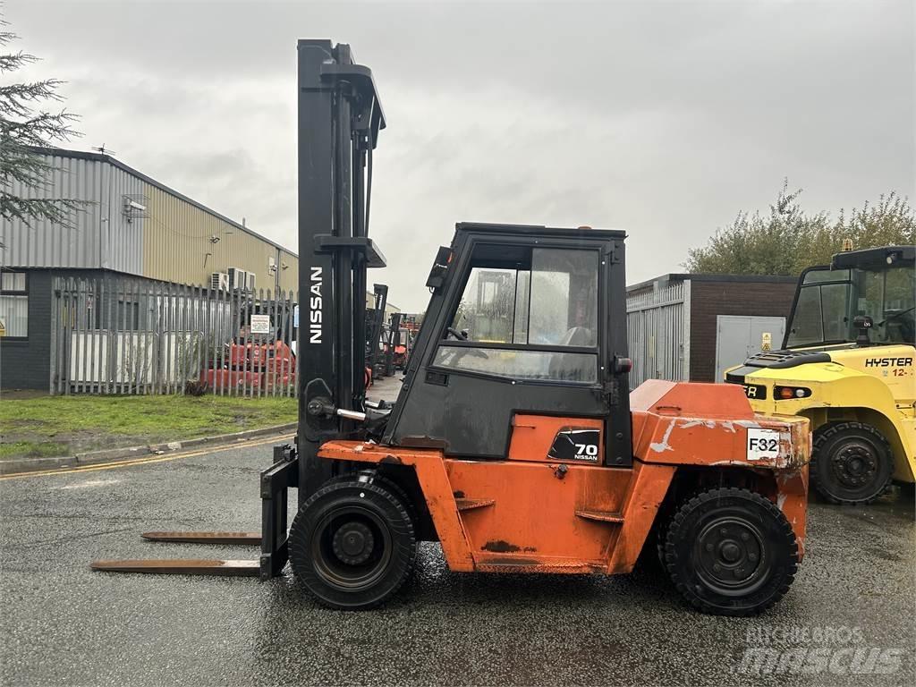 Nissan 20ZVF05H70U Chariots diesel