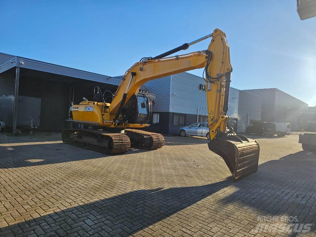 JCB JS 220 LC Pelle sur chenilles